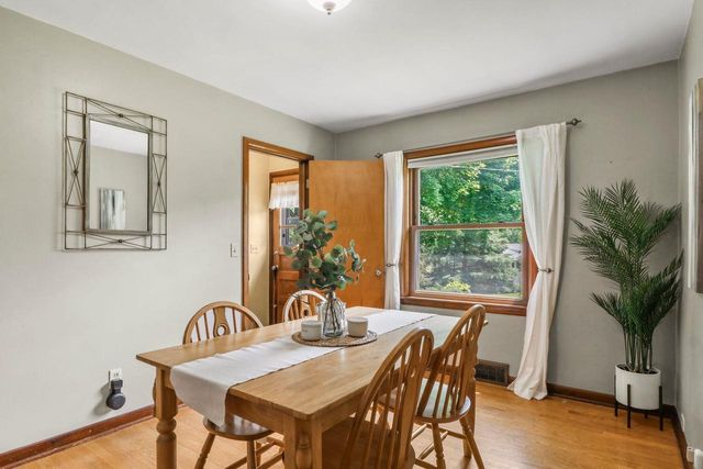 190 Hillcrest Circle, Sun Prairie, WI 53590