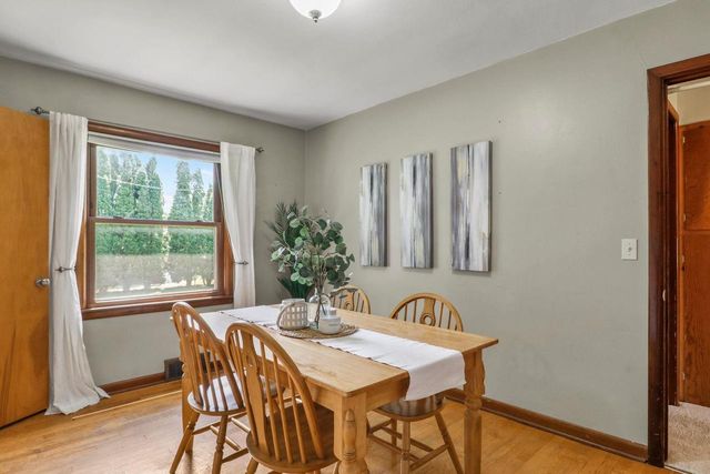 190 Hillcrest Circle, Sun Prairie, WI 53590
