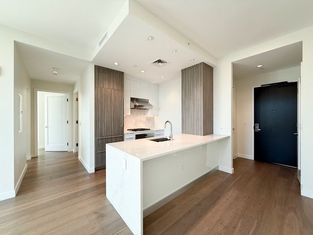 188 Brookline Ave 20I, Boston, MA 02215