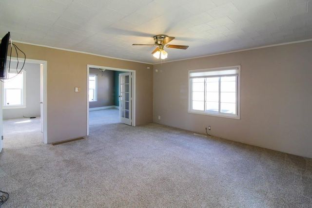 901 11th Street, Grundy Center, IA 50638