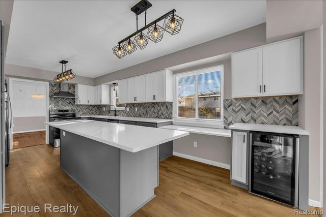 22679 Bell Brook Street, Southfield, MI 48034