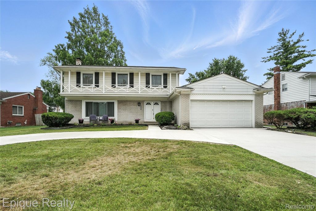 22679 Bell Brook Street, Southfield, MI 48034