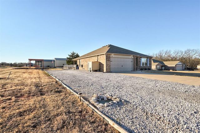 5610 Bent Creek Road, Shawnee, OK 74804