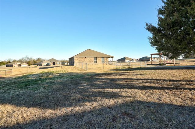 5610 Bent Creek Road, Shawnee, OK 74804