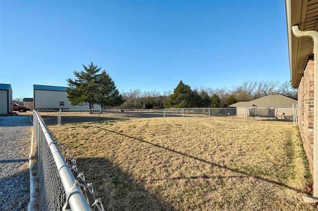 5610 Bent Creek Road, Shawnee, OK 74804