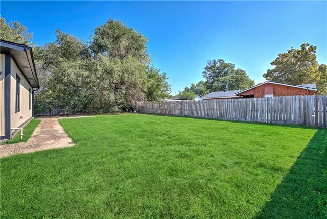 1311 SE C Street, Bentonville, AR 72712
