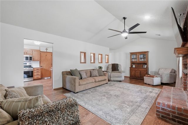411 N 39th Street, Rogers, AR 72756