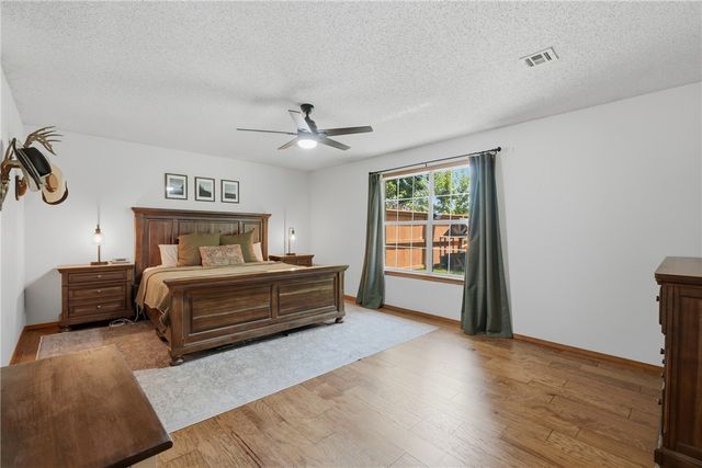 411 N 39th Street, Rogers, AR 72756