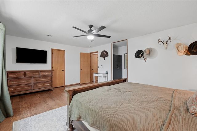 411 N 39th Street, Rogers, AR 72756