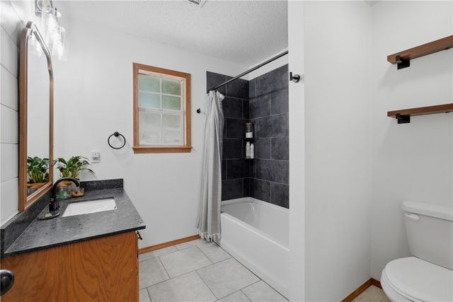 411 N 39th Street, Rogers, AR 72756