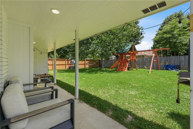 411 N 39th Street, Rogers, AR 72756