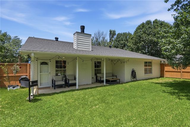 411 N 39th Street, Rogers, AR 72756