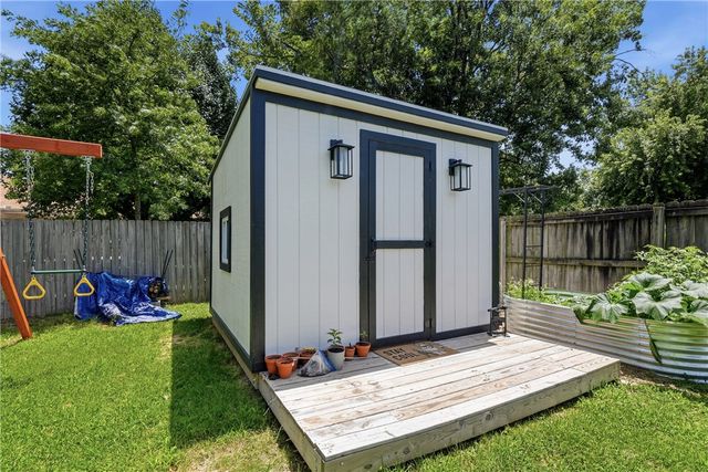 411 N 39th Street, Rogers, AR 72756