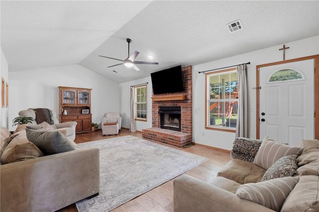 411 N 39th Street, Rogers, AR 72756