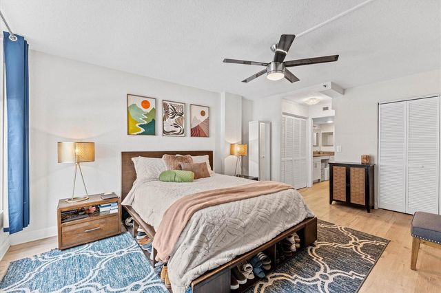 21 ROYAL PALM Way 1050, Boca Raton, FL 33432
