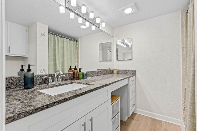 21 ROYAL PALM Way 1050, Boca Raton, FL 33432