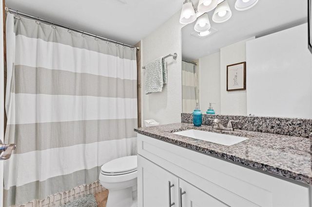 21 ROYAL PALM Way 1050, Boca Raton, FL 33432
