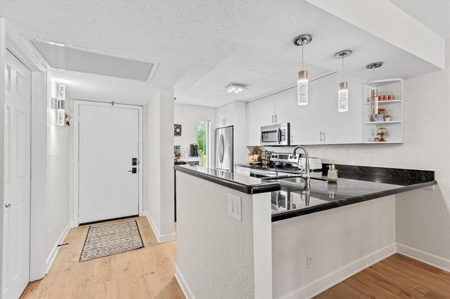 21 ROYAL PALM Way 1050, Boca Raton, FL 33432