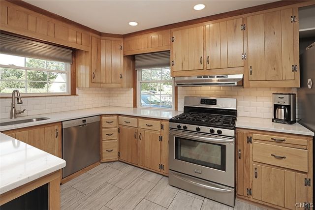 114 Cornwall Drive, Dewitt, NY 13214