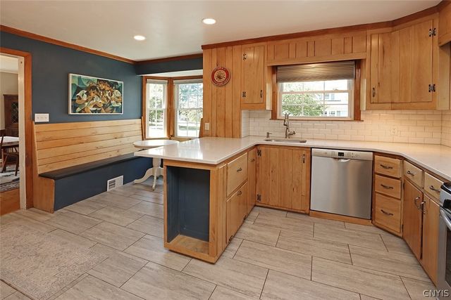114 Cornwall Drive, Dewitt, NY 13214