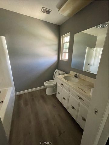471 W San Jacinto Ave, Perris, CA 92570
