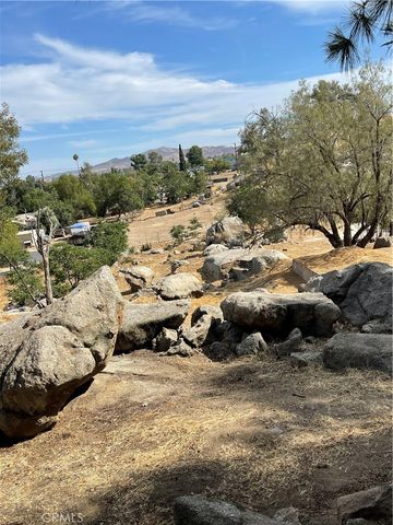 471 W San Jacinto Ave, Perris, CA 92570