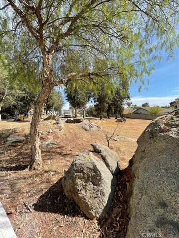 471 W San Jacinto Ave, Perris, CA 92570