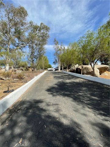 471 W San Jacinto Ave, Perris, CA 92570