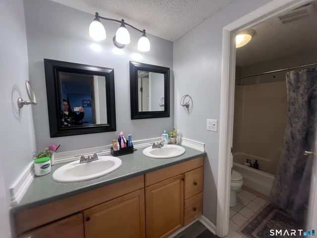 52 Heather Ridge 52, Shelton, CT 06484