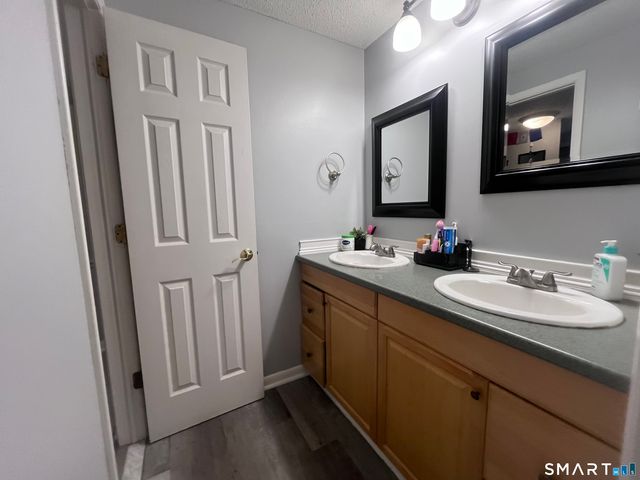 52 Heather Ridge 52, Shelton, CT 06484