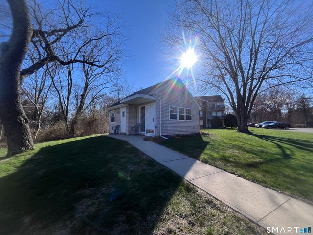 52 Heather Ridge 52, Shelton, CT 06484