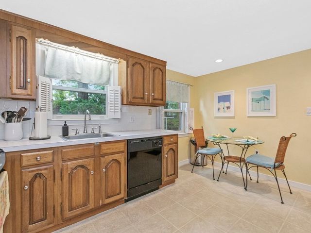 65 Brightwood Rd, Waltham, MA 02453