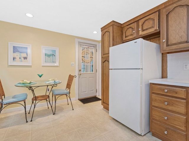65 Brightwood Rd, Waltham, MA 02453