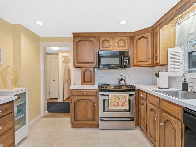 65 Brightwood Rd, Waltham, MA 02453