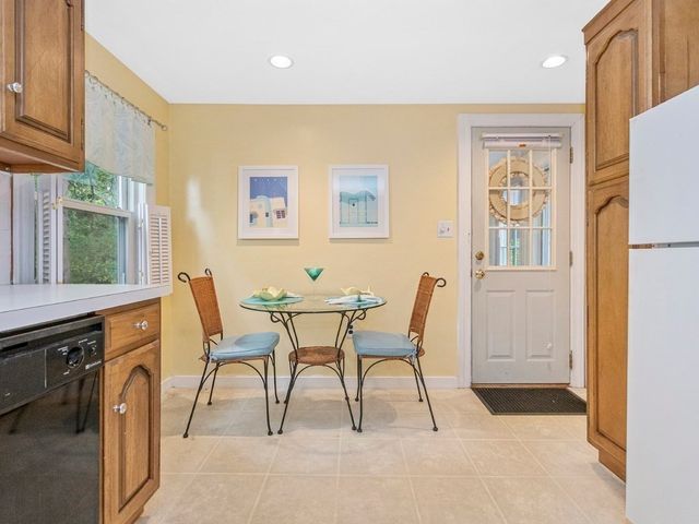 65 Brightwood Rd, Waltham, MA 02453