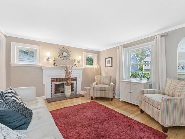 65 Brightwood Rd, Waltham, MA 02453