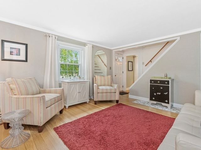 65 Brightwood Rd, Waltham, MA 02453