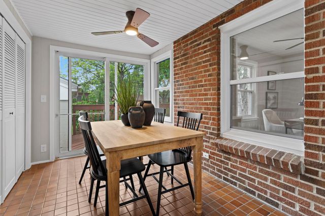 741 Roselawn Avenue E, Maplewood, MN 55117