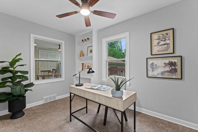 741 Roselawn Avenue E, Maplewood, MN 55117