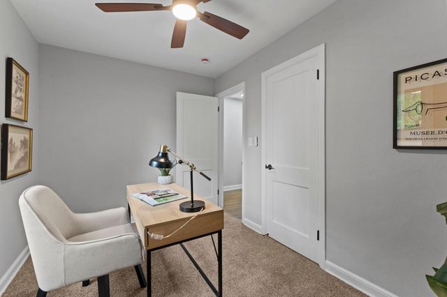 741 Roselawn Avenue E, Maplewood, MN 55117