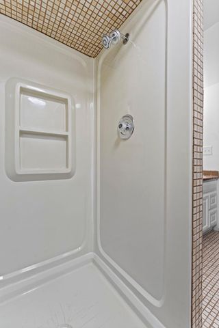 741 Roselawn Avenue E, Maplewood, MN 55117
