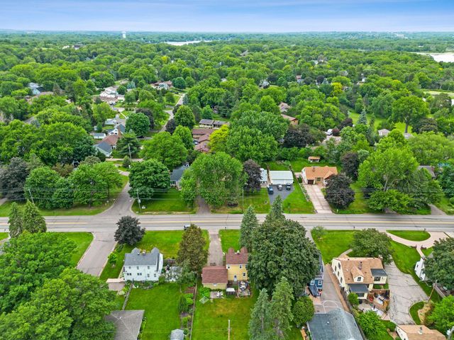 741 Roselawn Avenue E, Maplewood, MN 55117