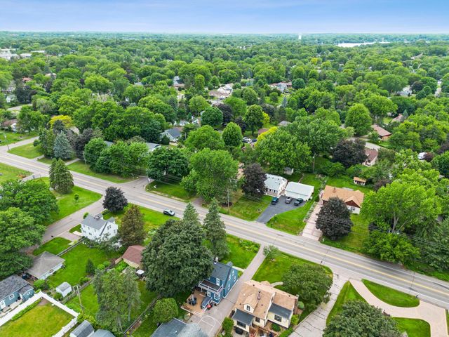 741 Roselawn Avenue E, Maplewood, MN 55117