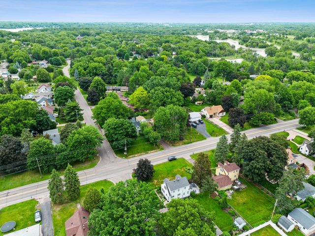 741 Roselawn Avenue E, Maplewood, MN 55117