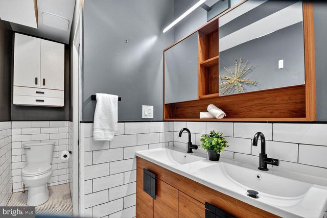 1027 6TH ST NE, Washington, DC 20001