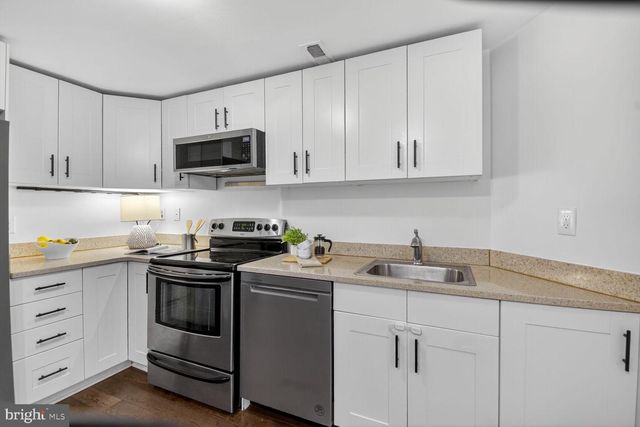 1027 6TH ST NE, Washington, DC 20001