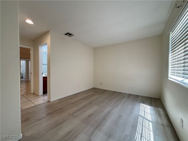 1800 Edmond Street 127, Las Vegas, NV 89146