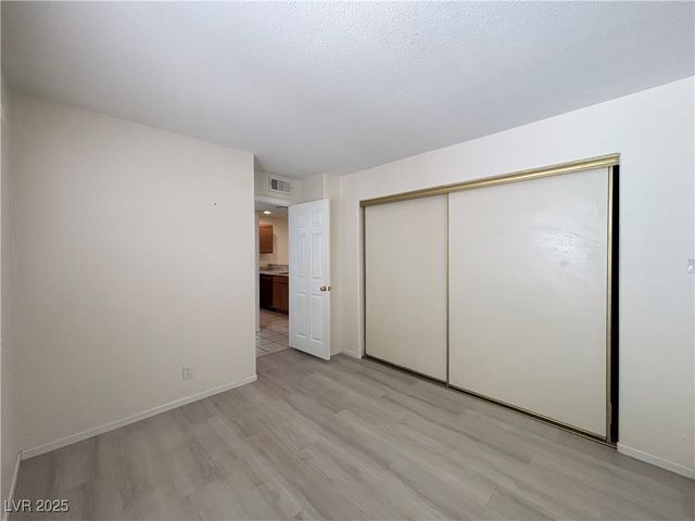 1800 Edmond Street 127, Las Vegas, NV 89146