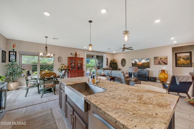 10003 N Fulbrook Way, Marana, AZ 85653