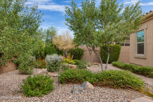 10003 N Fulbrook Way, Marana, AZ 85653